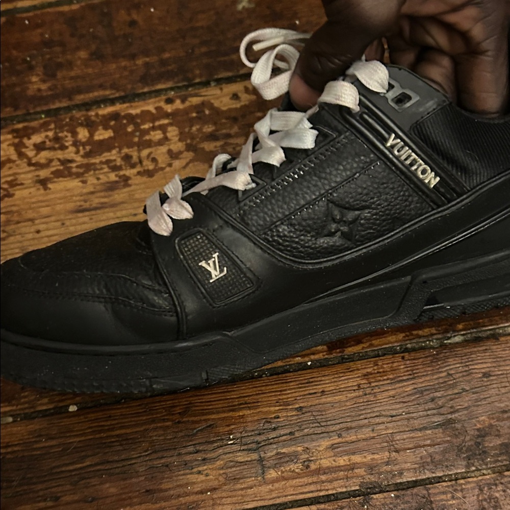 Louis Vuitton Black and White Leather Sneakers - Picture 3 of 6